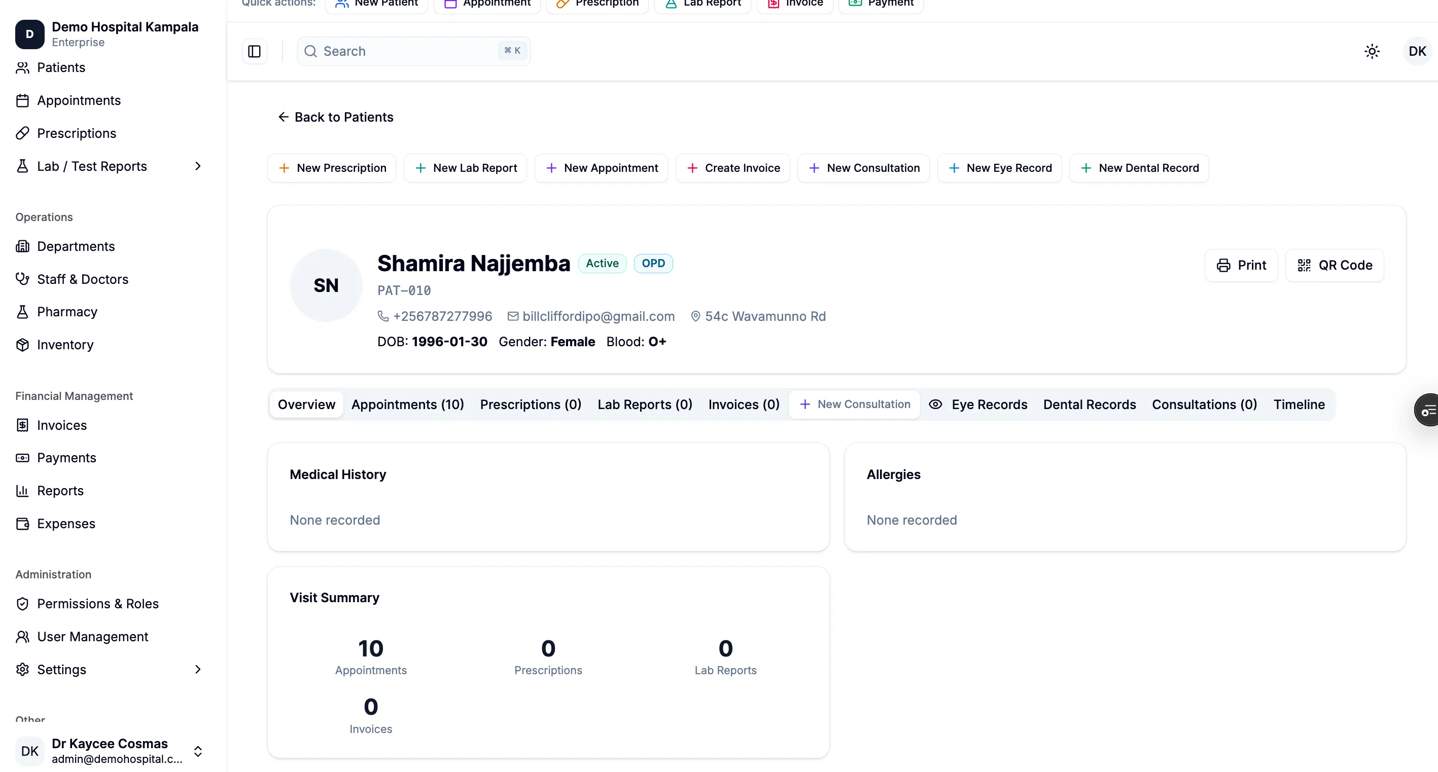 Electronic patient record in PearlCare HMS showing consolidated medical history and visit summary